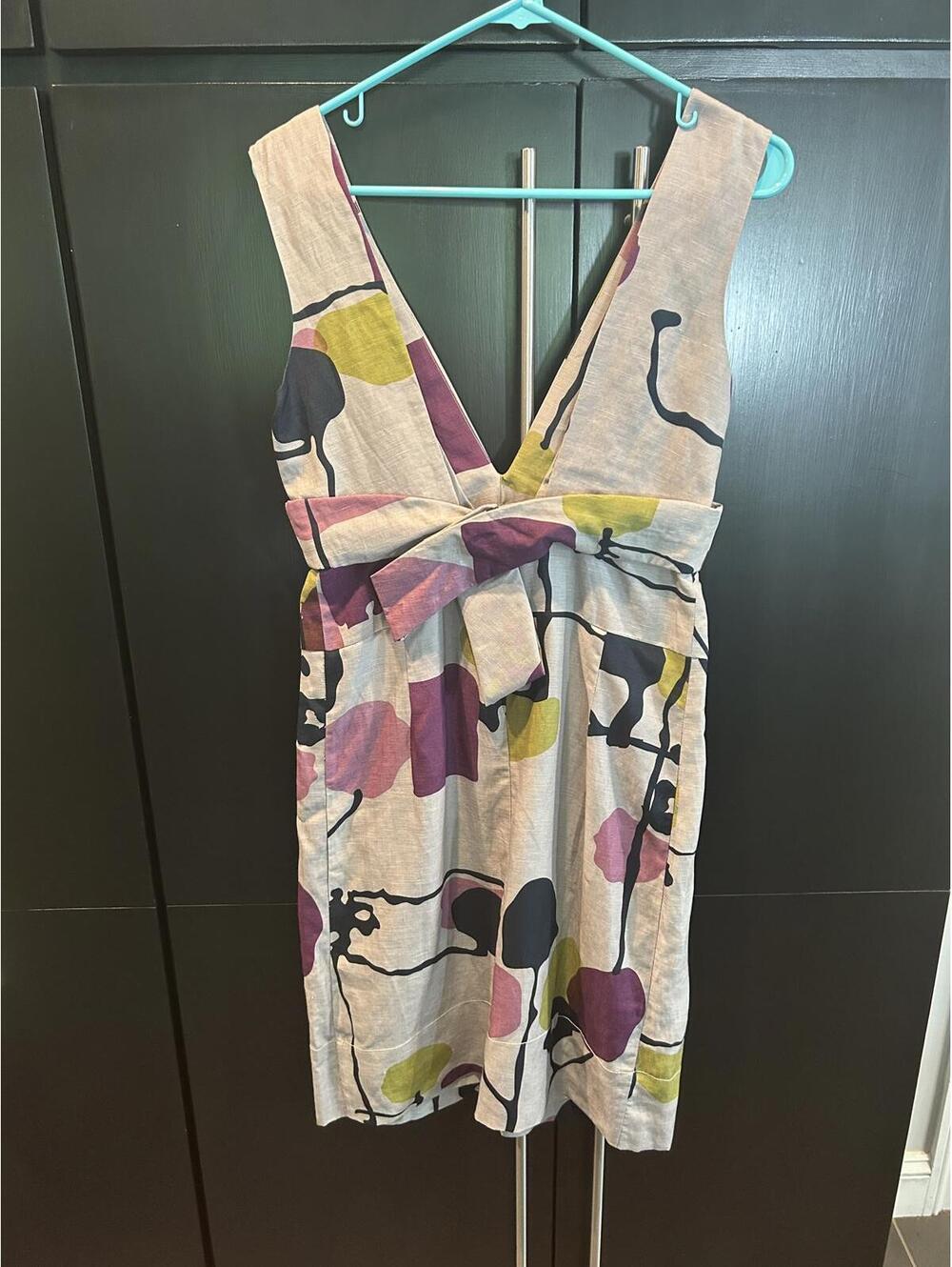 Abstract Print Dress with Bow Detail y Mint brand new
